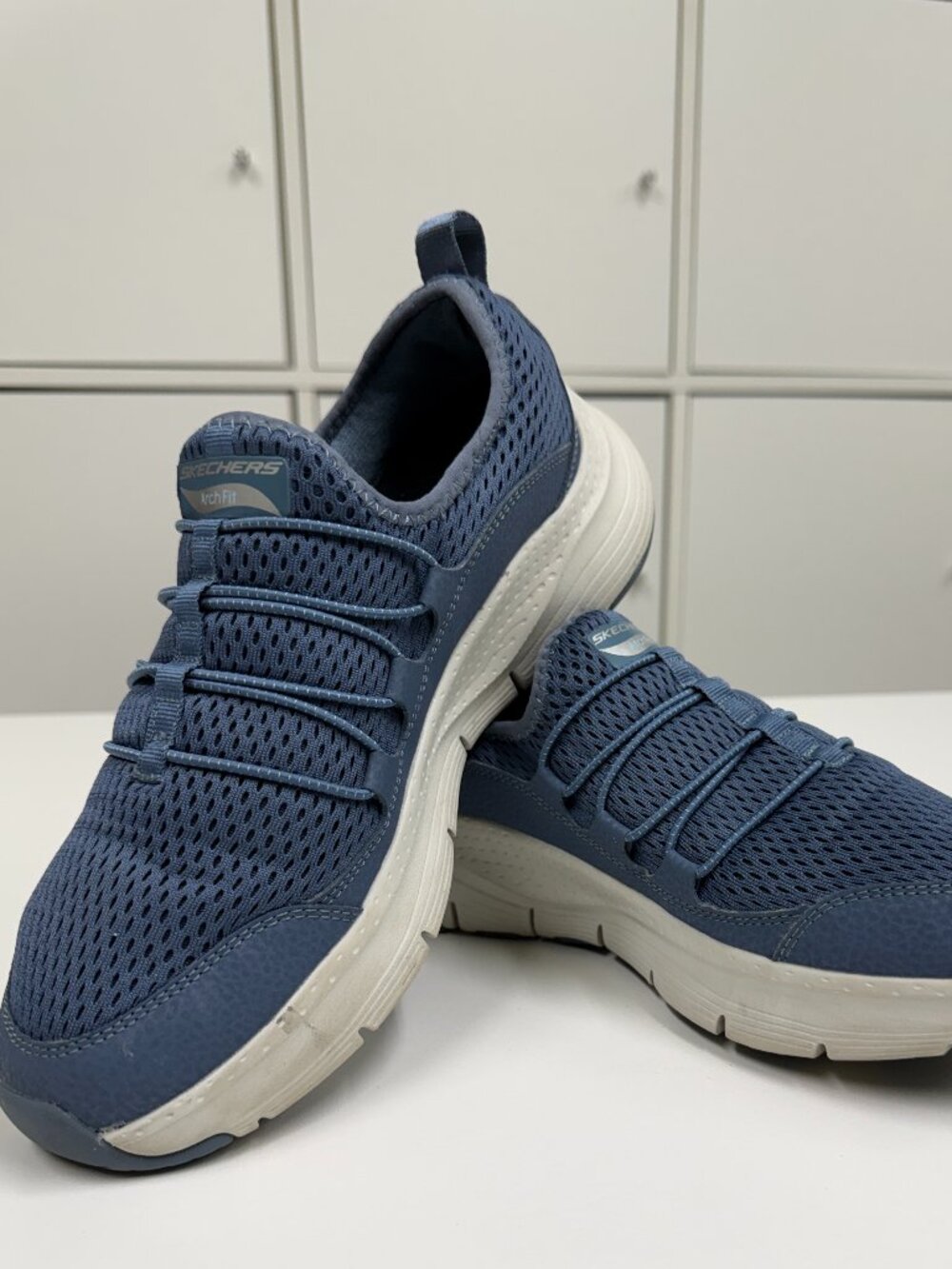 Skechers Arch Fit Slip-On Walking Shoes Women Slate Blue Bungee Size 8 Sneaker